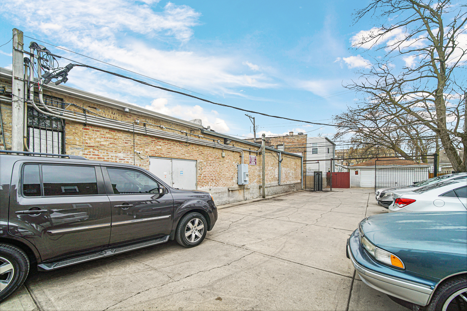 5600 W Division Street, Chicago, IL 60651