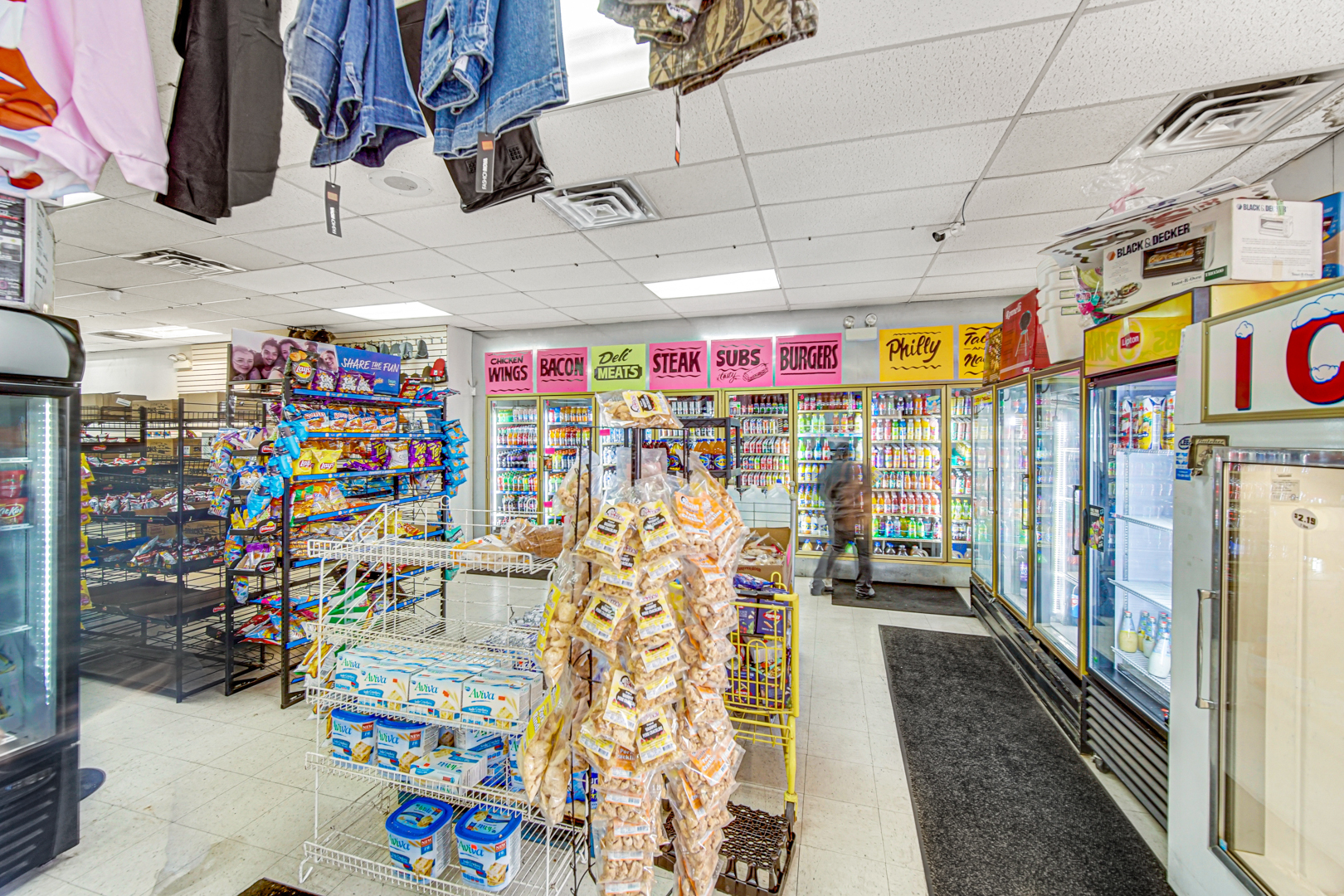 5600 W Division Street, Chicago, IL 60651