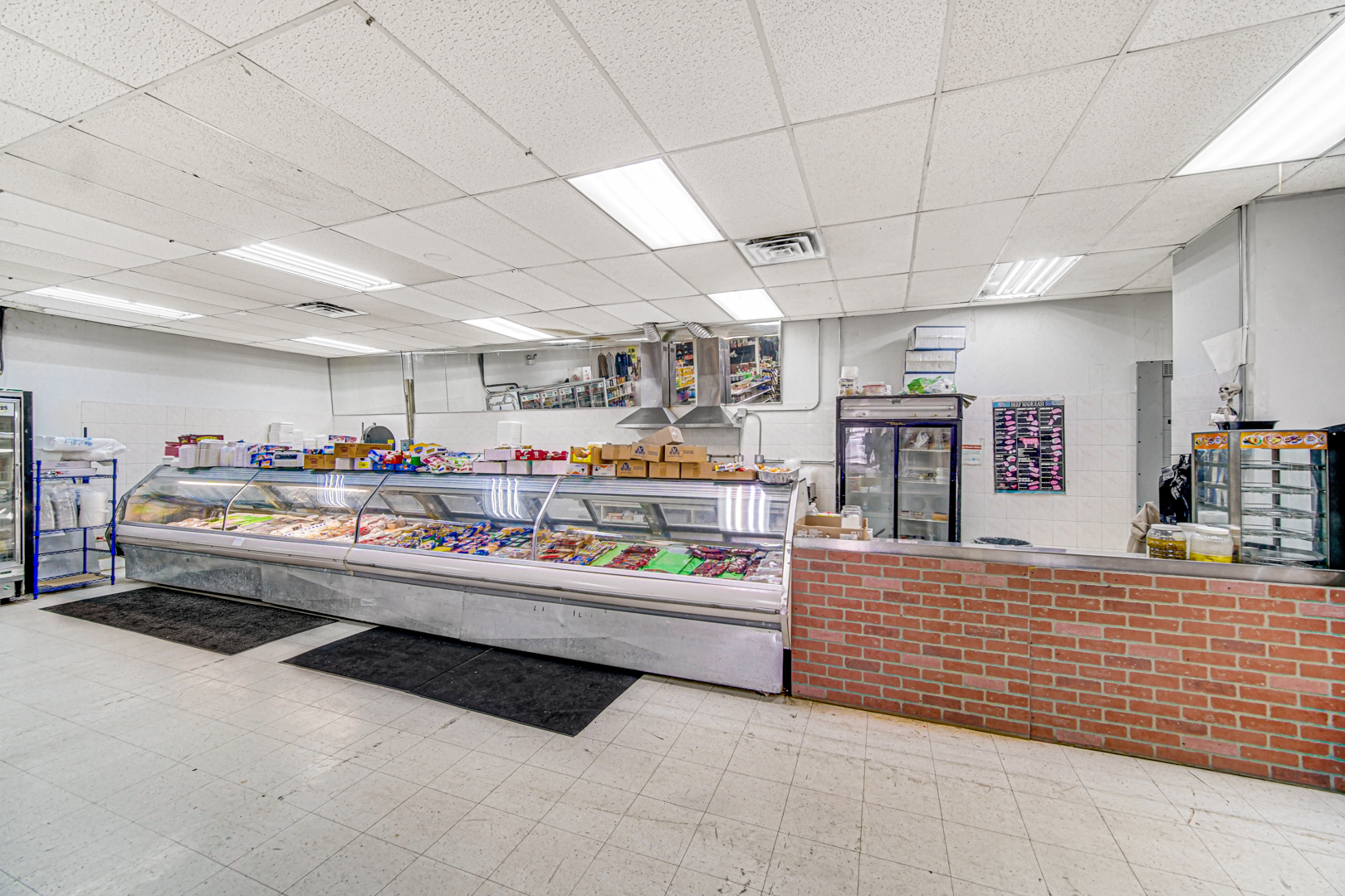 5600 W Division Street, Chicago, IL 60651