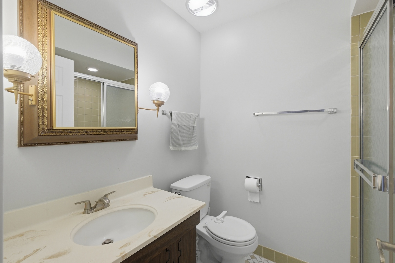 9332 Landings Lane #404, Des Plaines, IL 60016