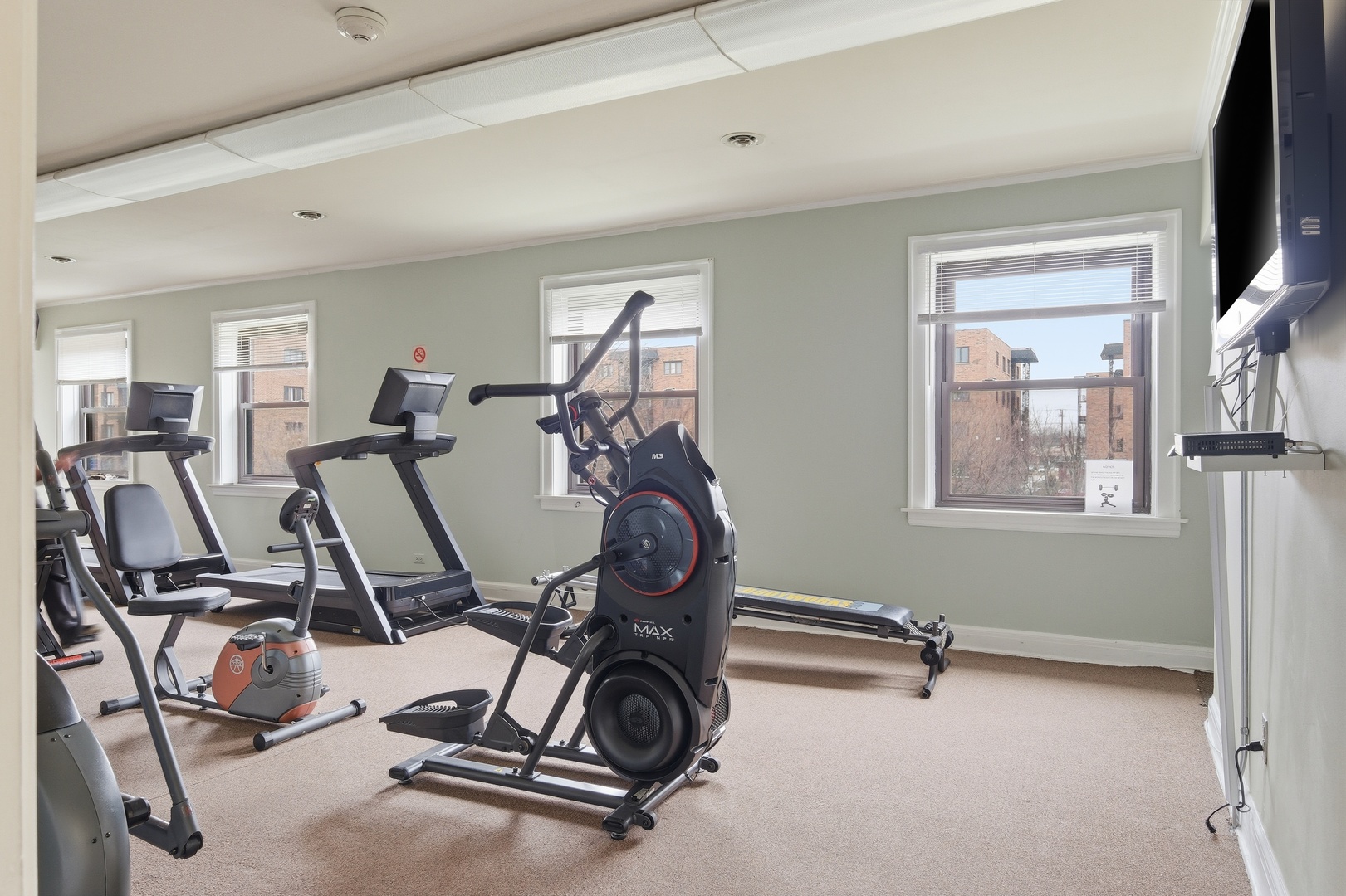 9332 Landings Lane #404, Des Plaines, IL 60016