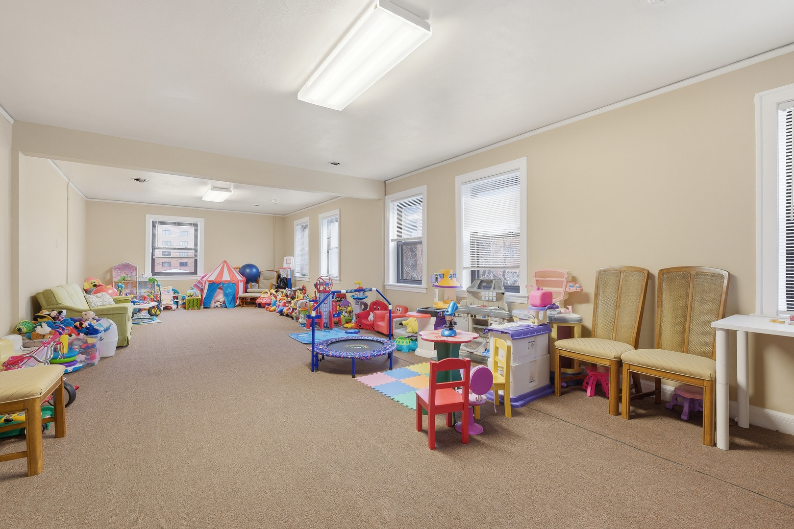 9332 Landings Lane #404, Des Plaines, IL 60016