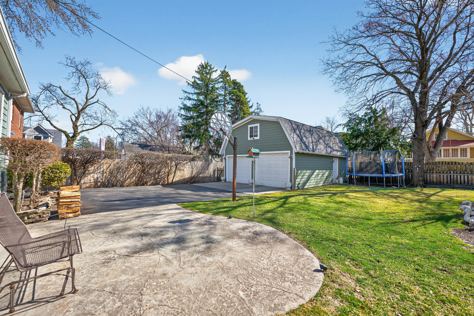 323 Hawthorne Boulevard, Glen Ellyn, IL 60137