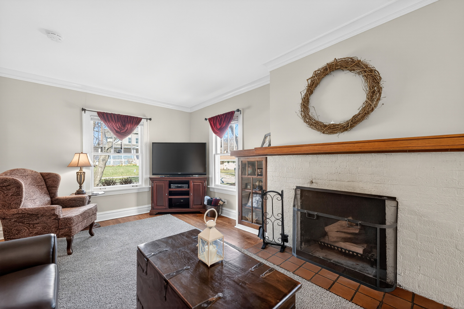 323 Hawthorne Boulevard, Glen Ellyn, IL 60137