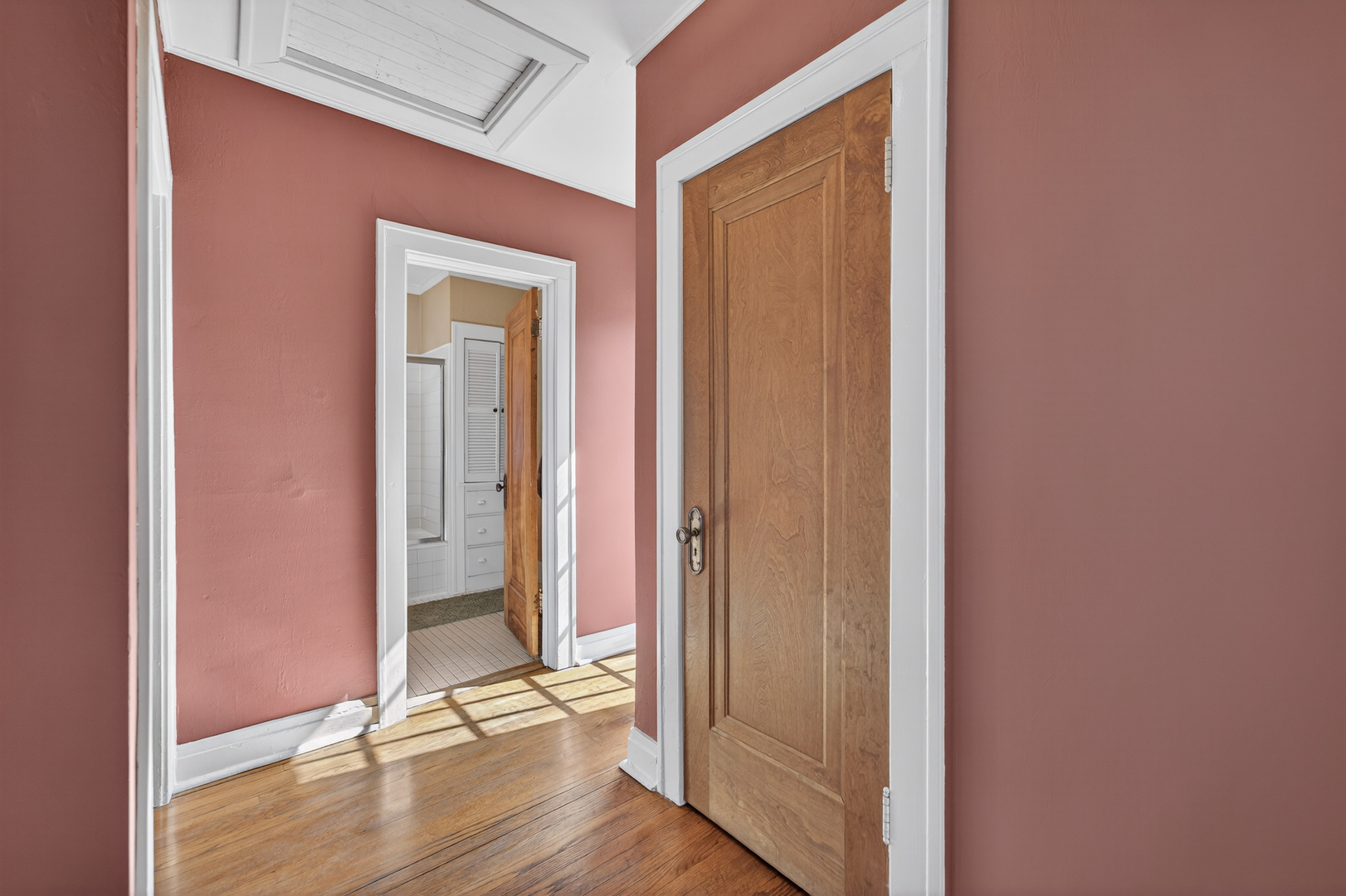 323 Hawthorne Boulevard, Glen Ellyn, IL 60137