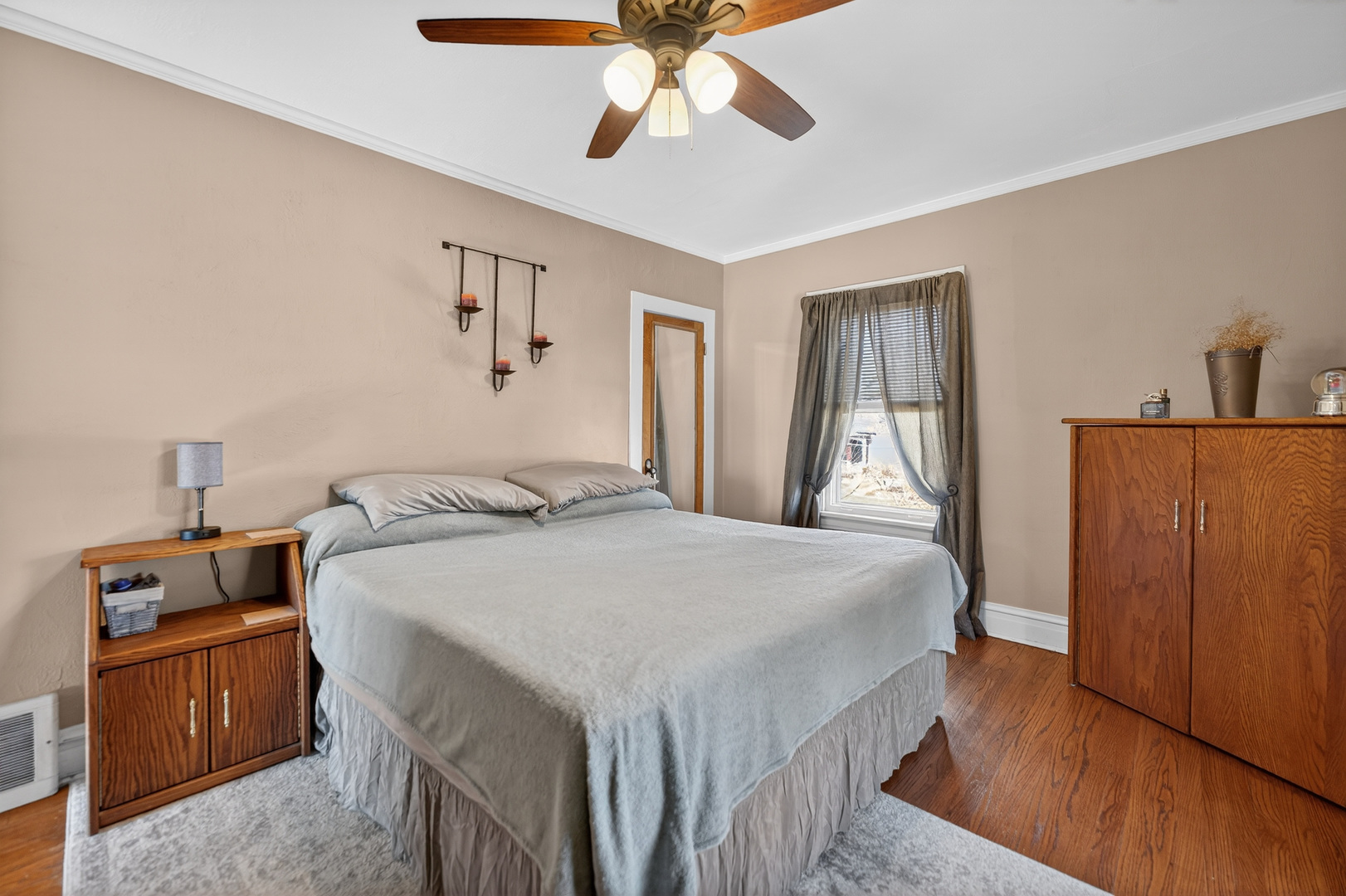 323 Hawthorne Boulevard, Glen Ellyn, IL 60137