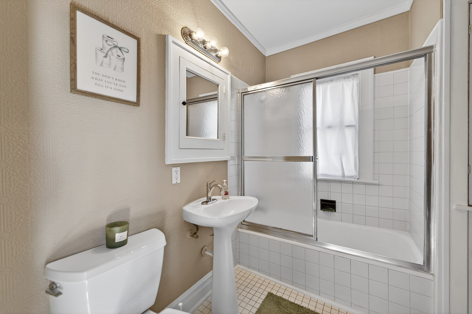 323 Hawthorne Boulevard, Glen Ellyn, IL 60137