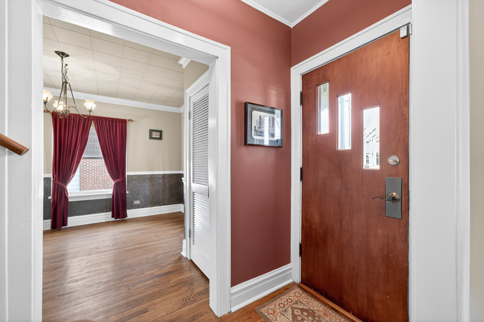 323 Hawthorne Boulevard, Glen Ellyn, IL 60137