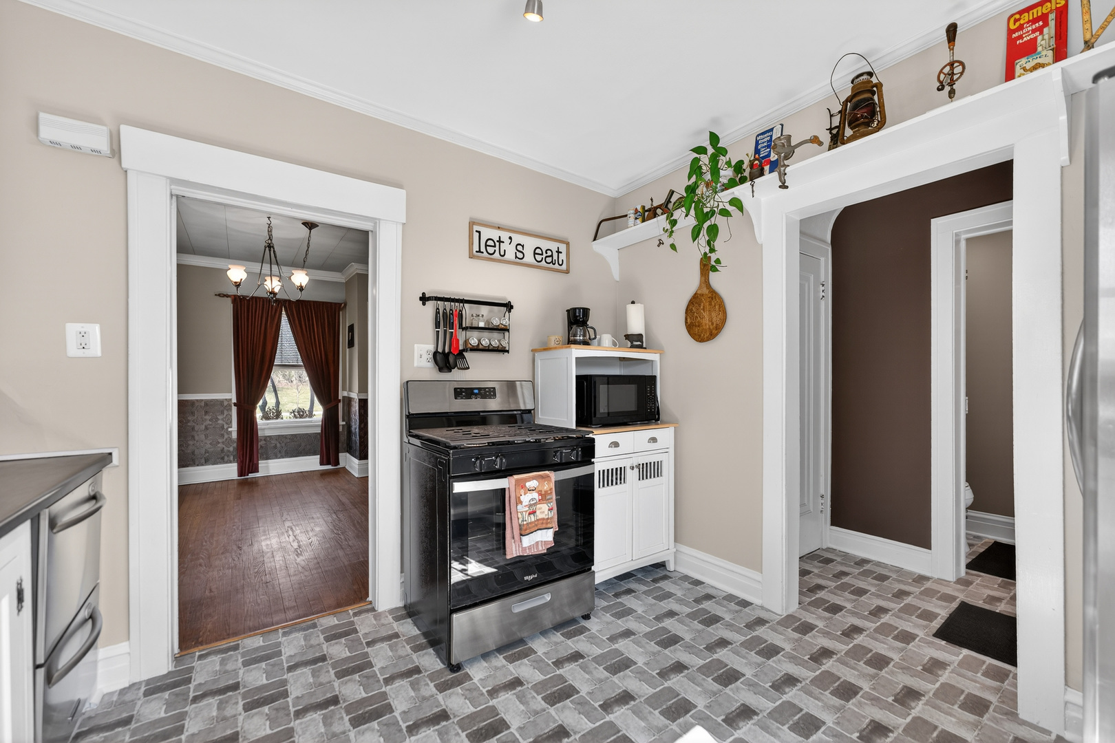 323 Hawthorne Boulevard, Glen Ellyn, IL 60137