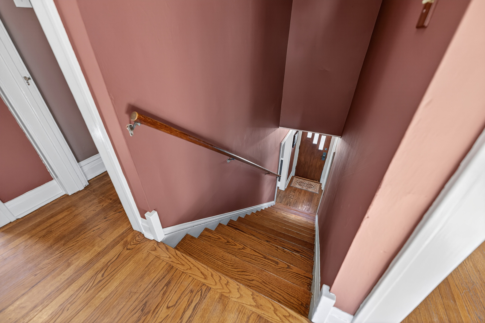 323 Hawthorne Boulevard, Glen Ellyn, IL 60137