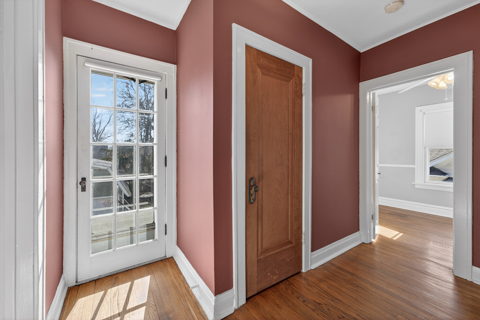 323 Hawthorne Boulevard, Glen Ellyn, IL 60137