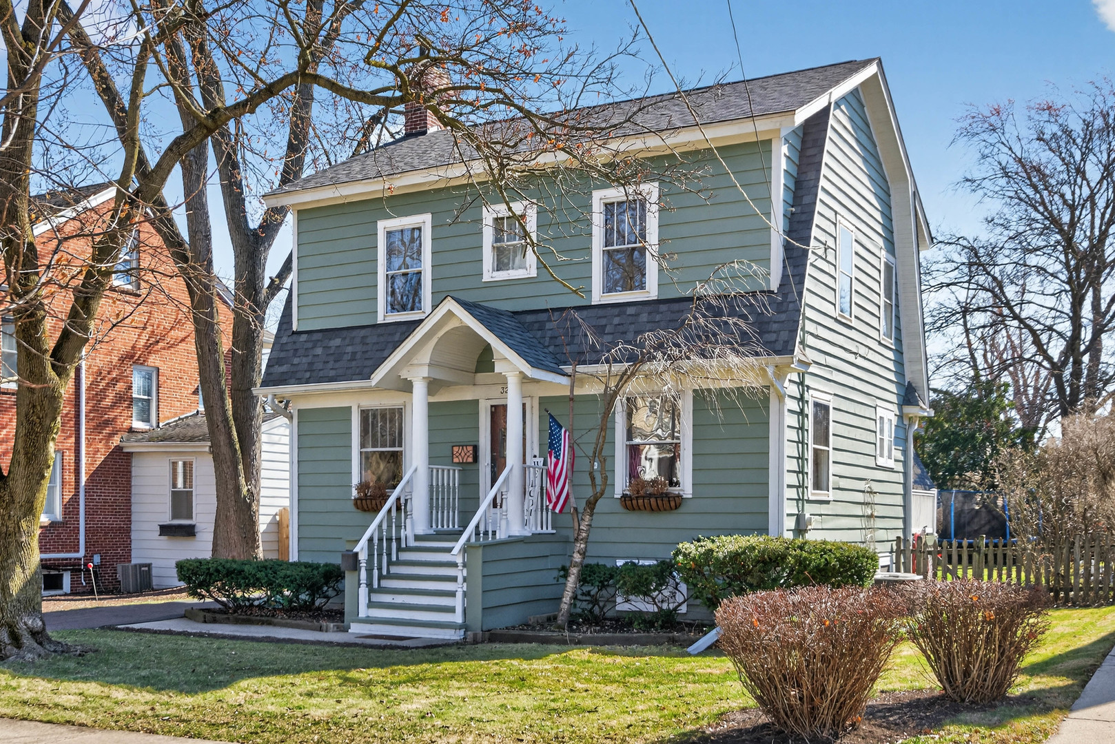 323 Hawthorne Boulevard, Glen Ellyn, IL 60137