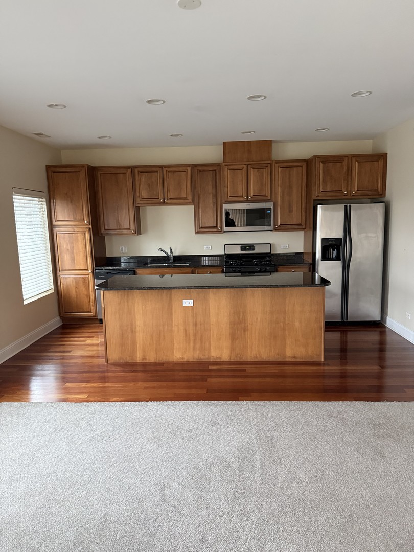 6961 Vine Street #301, Indian Head Park, IL 60525