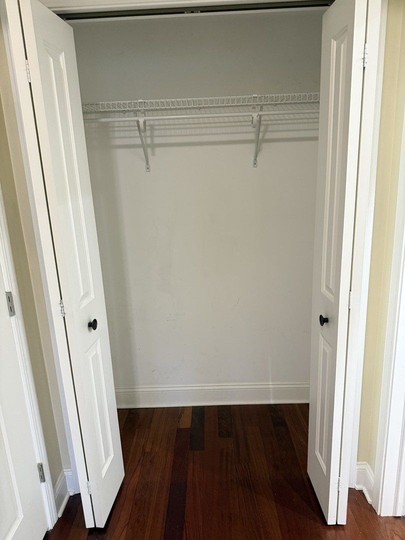 6961 Vine Street #301, Indian Head Park, IL 60525