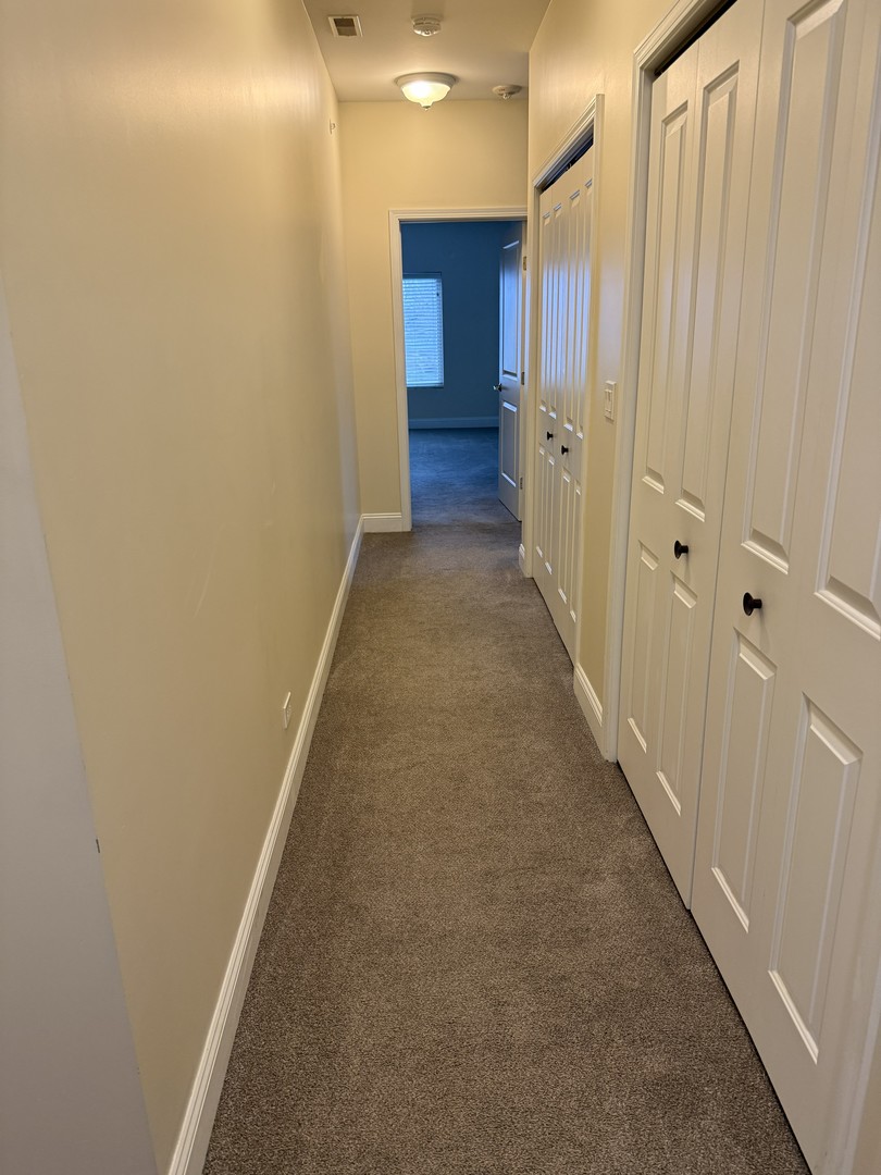 6961 Vine Street #301, Indian Head Park, IL 60525