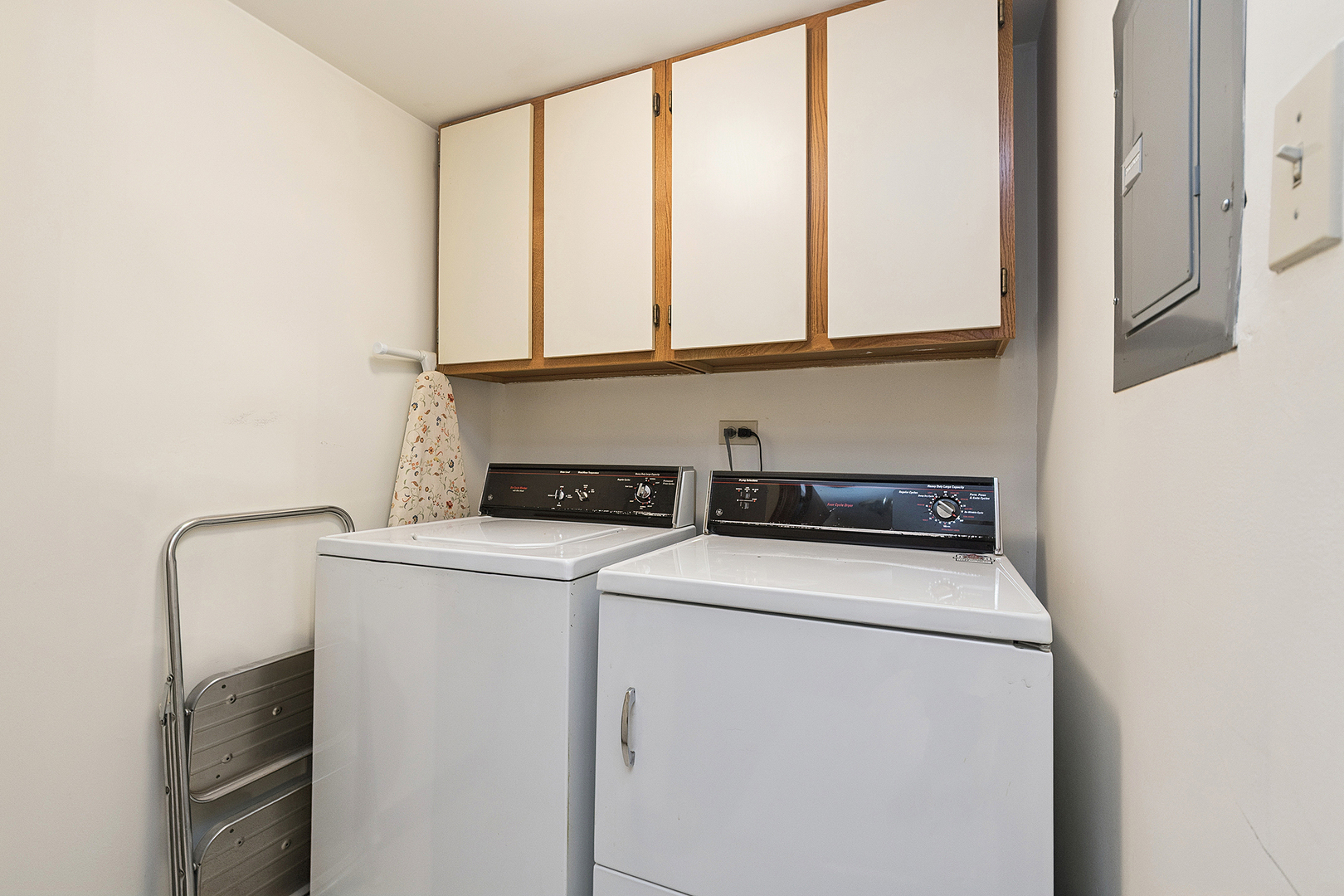 3024 Matthew Lane #C-2, Homewood, IL 60430