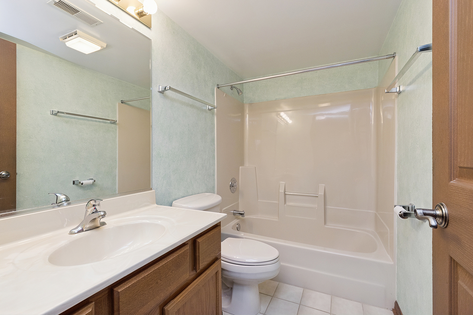 3024 Matthew Lane #C-2, Homewood, IL 60430