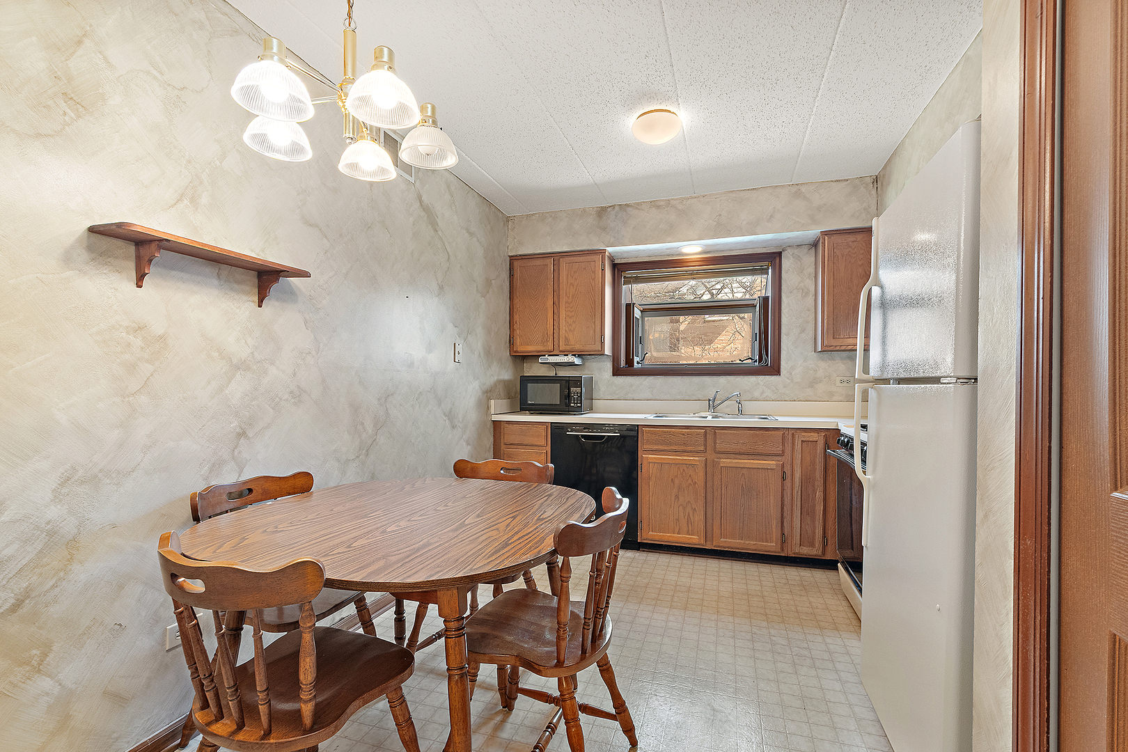 3024 Matthew Lane #C-2, Homewood, IL 60430