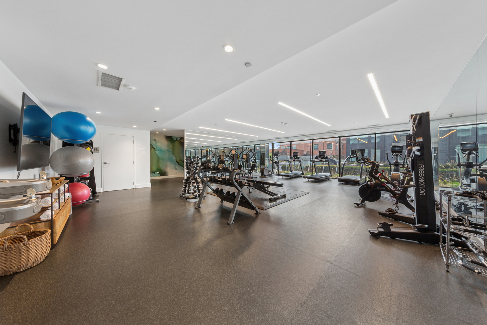 2643 N HERMITAGE Avenue #202, Chicago, IL 60614