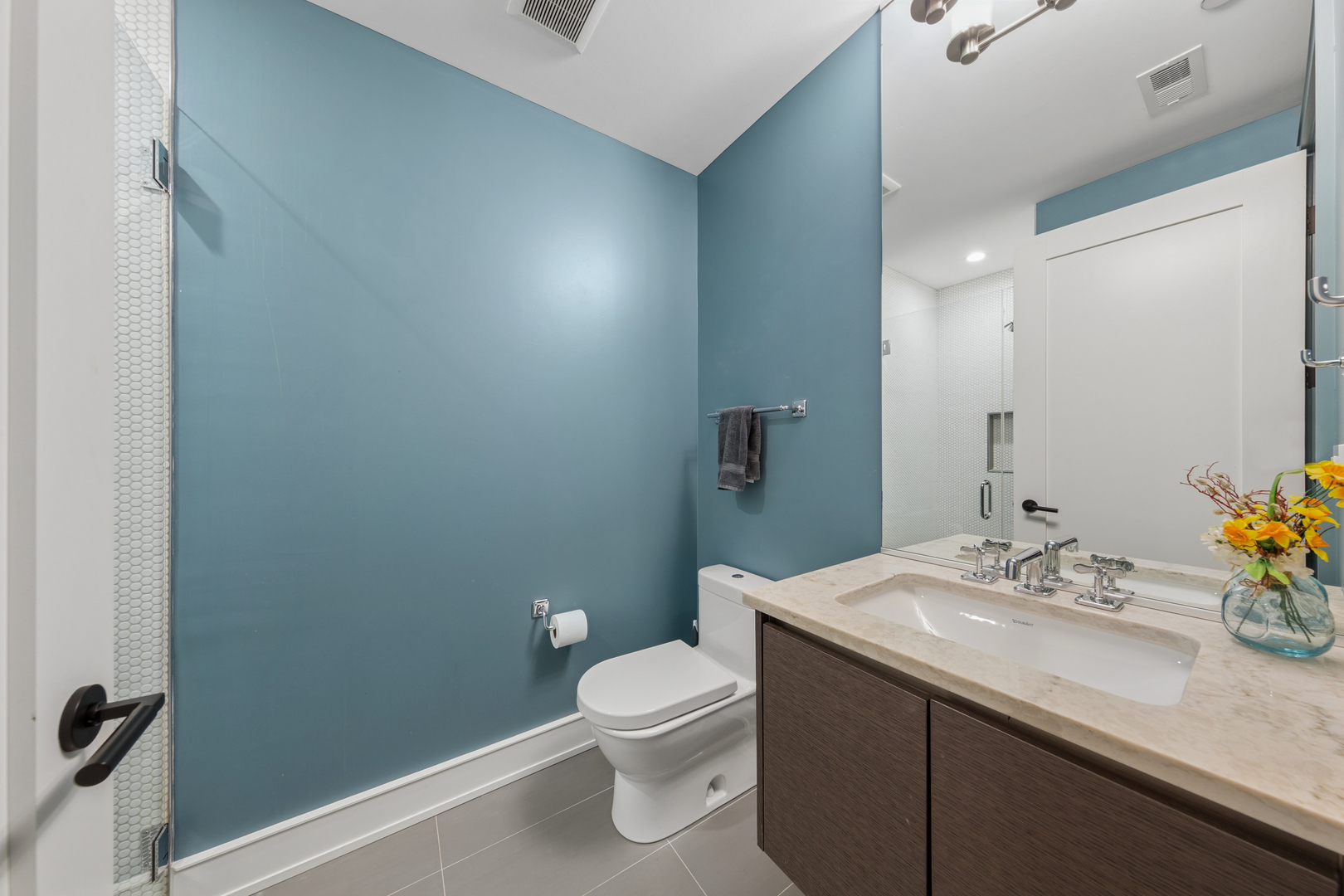 2643 N HERMITAGE Avenue #202, Chicago, IL 60614