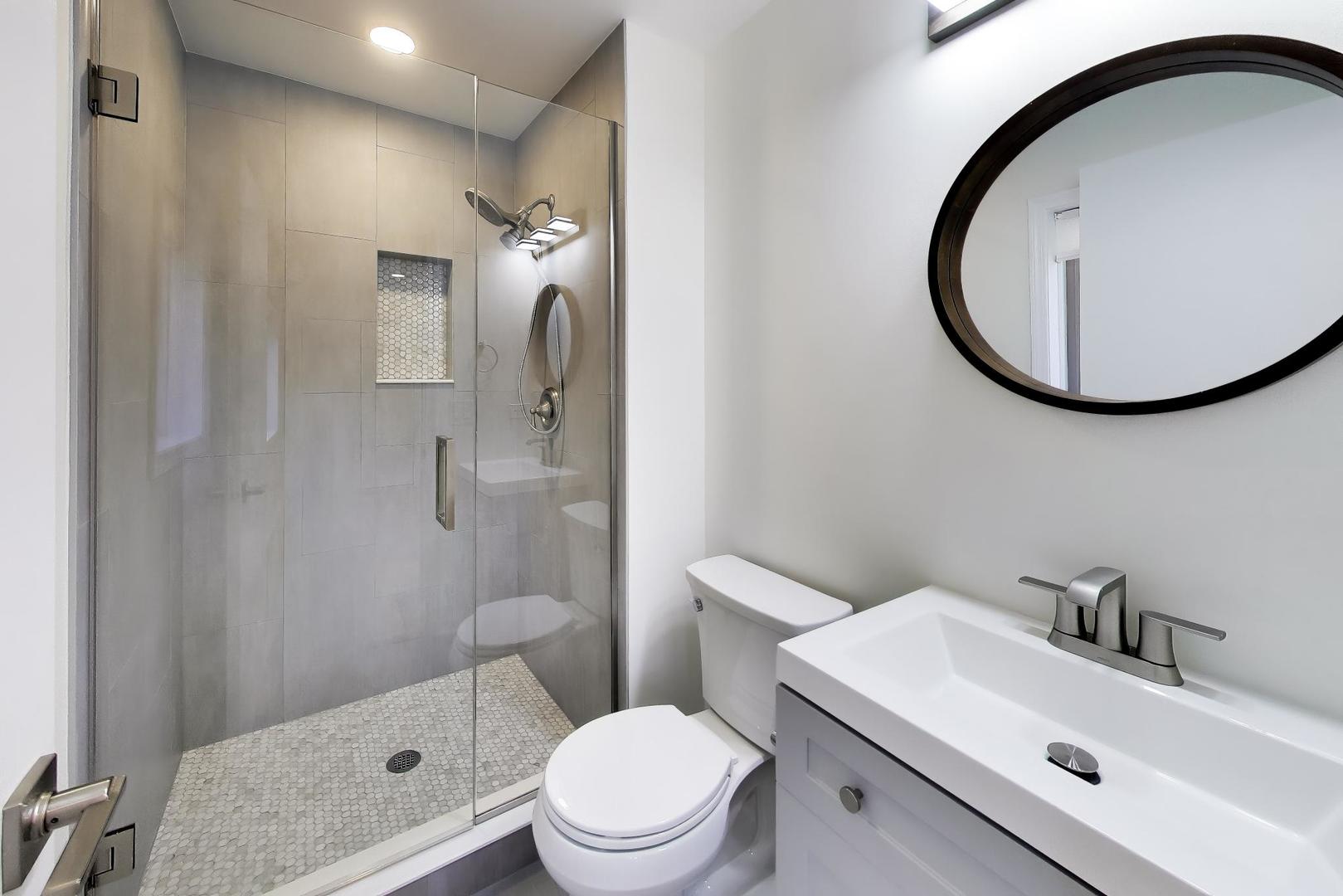 1209 E Davis Street #2, Arlington Heights, IL 60005