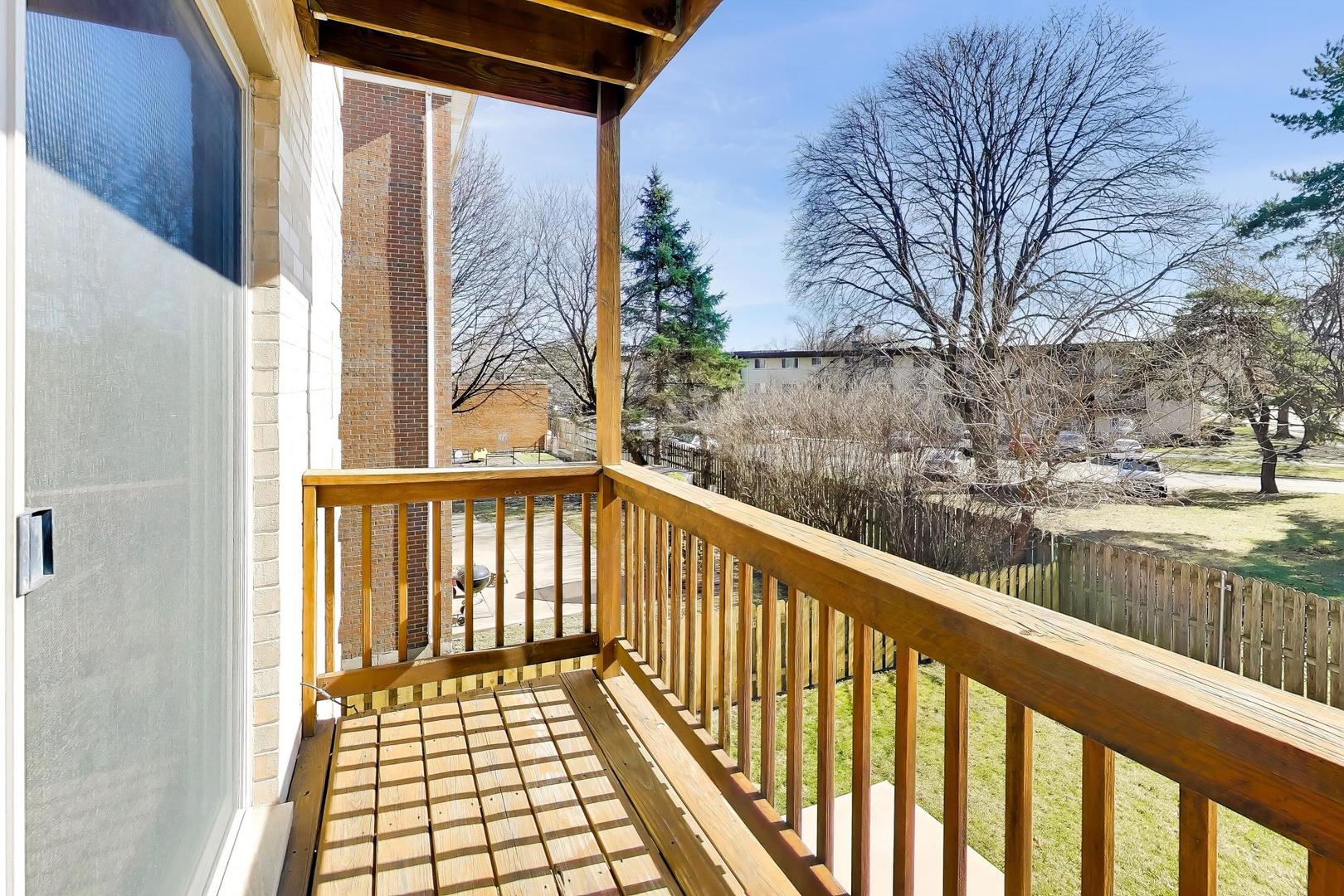 1209 E Davis Street #2, Arlington Heights, IL 60005