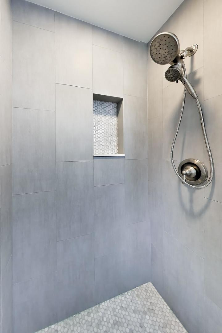 1209 E Davis Street #2, Arlington Heights, IL 60005