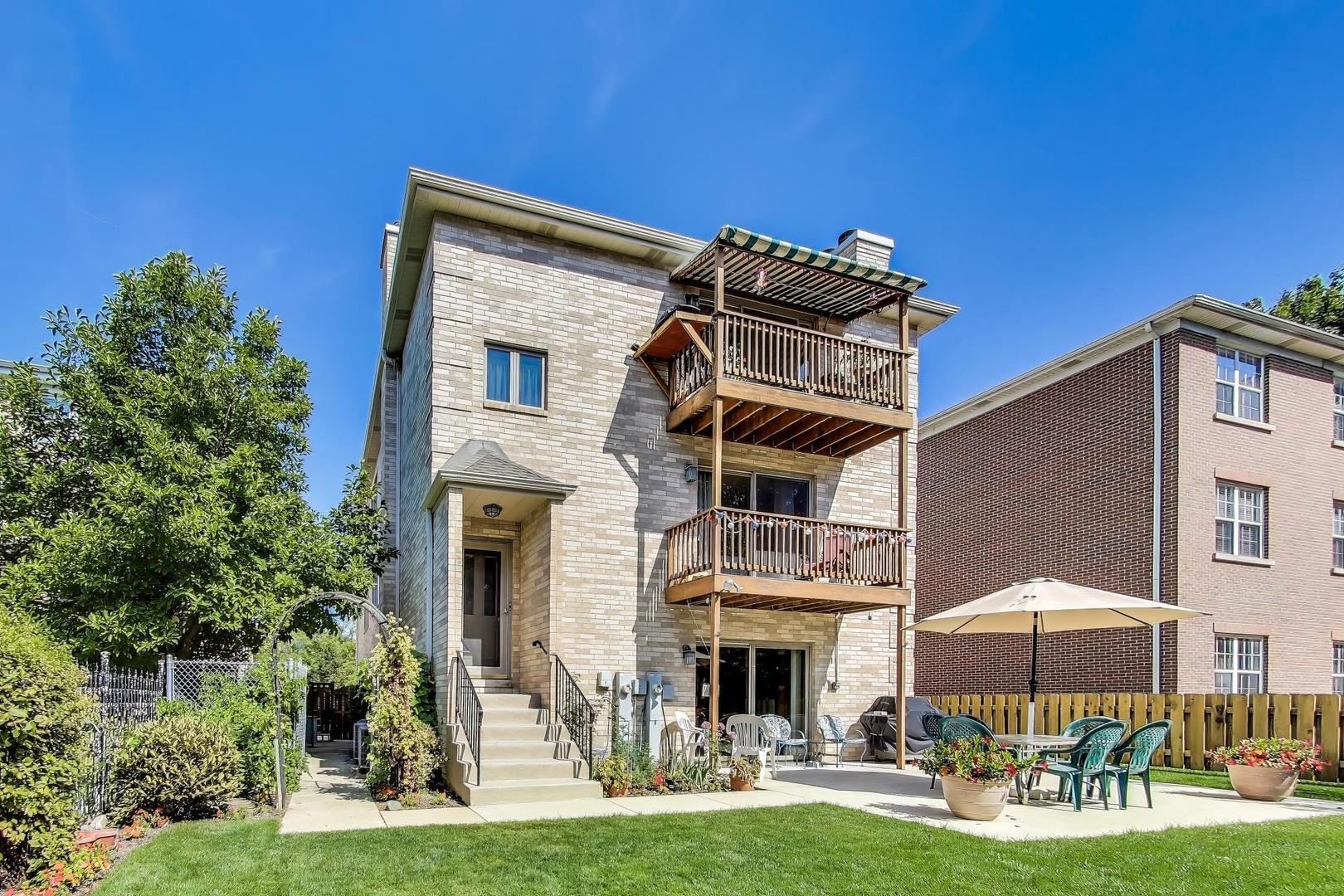 1209 E Davis Street #2, Arlington Heights, IL 60005