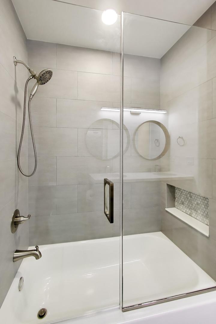 1209 E Davis Street #2, Arlington Heights, IL 60005