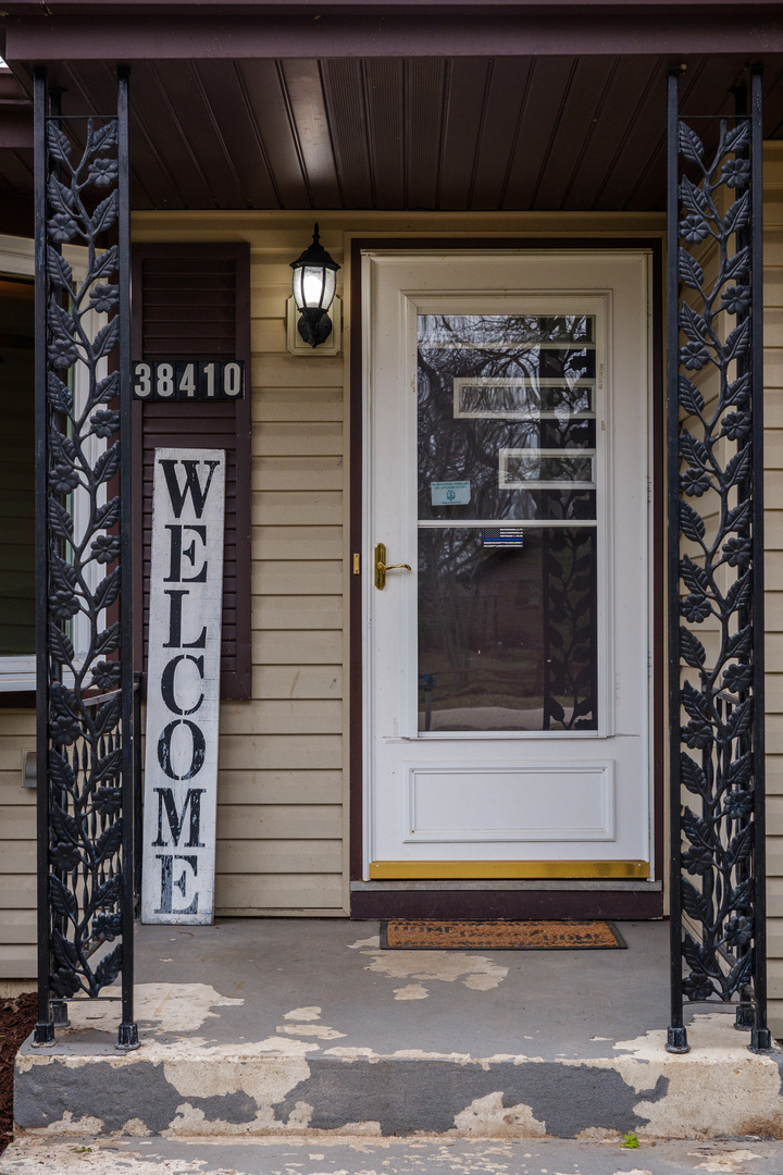 38410 N Tewes Court, Beach Park, IL 60087