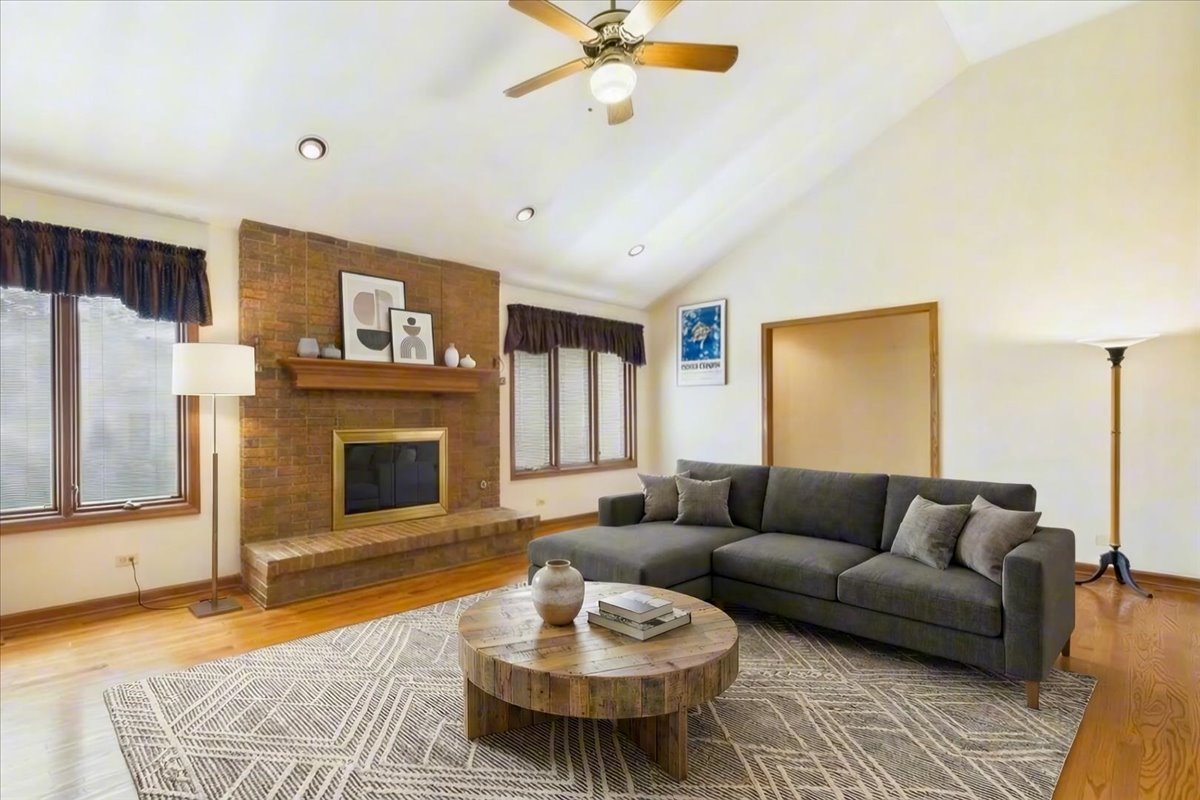 805 Furlong Drive, Libertyville, IL 60048