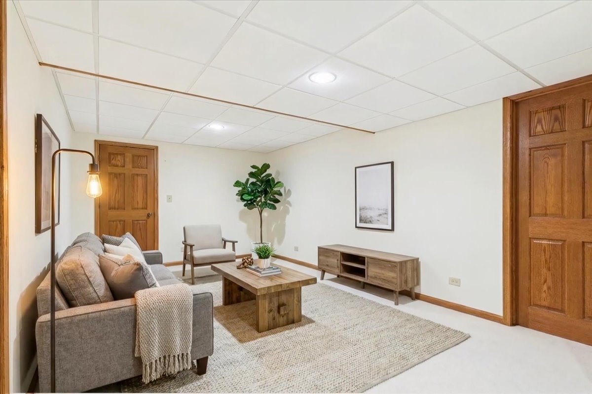 805 Furlong Drive, Libertyville, IL 60048