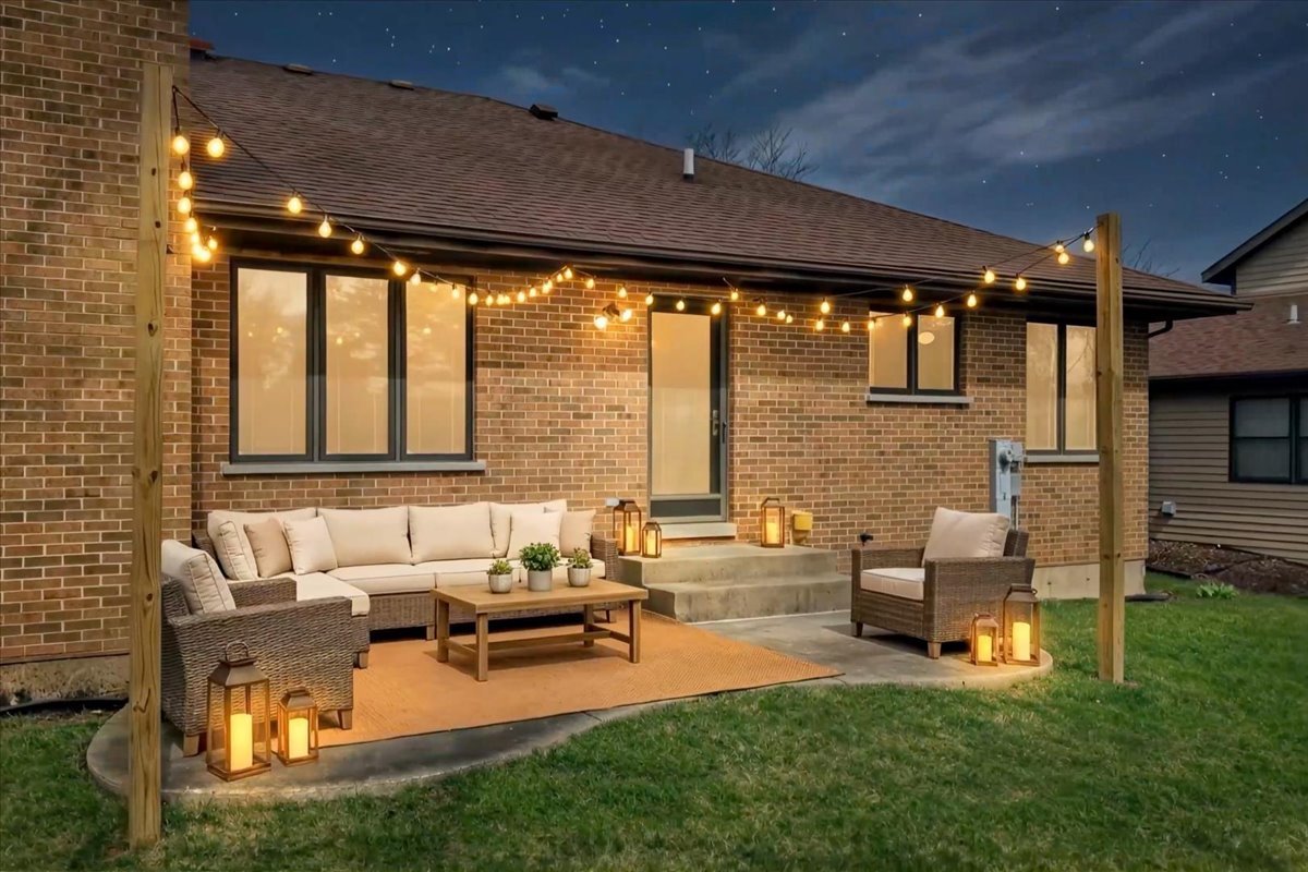 805 Furlong Drive, Libertyville, IL 60048