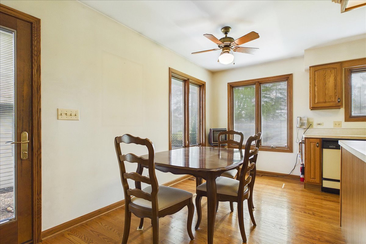 805 Furlong Drive, Libertyville, IL 60048