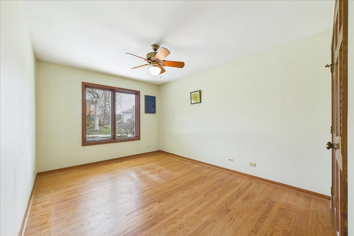 805 Furlong Drive, Libertyville, IL 60048