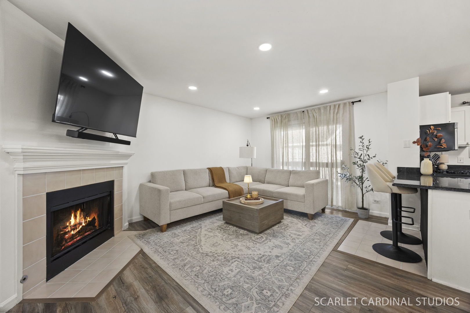 528 Pershing Avenue #G, Glen Ellyn, IL 60137