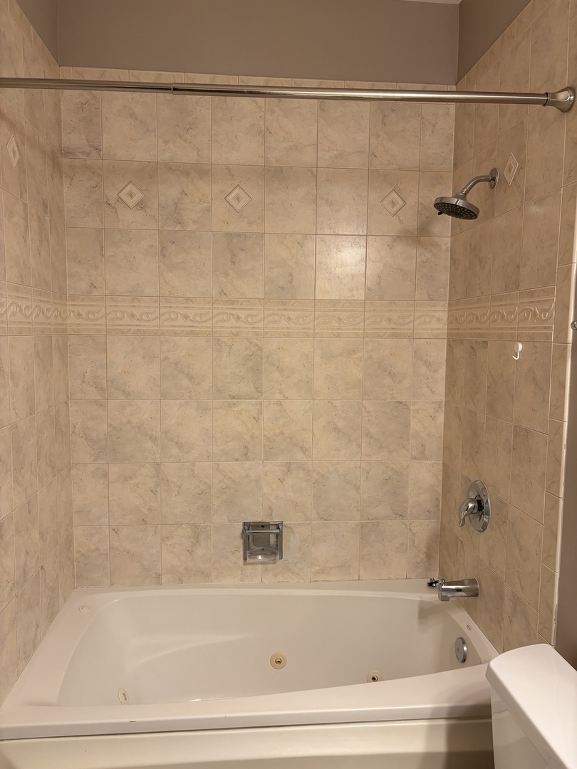 5924 N Milwaukee Avenue #3, Chicago, IL 60646