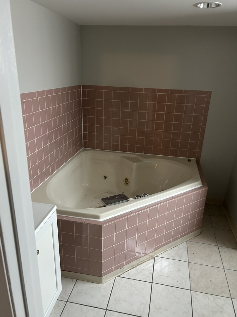 12326 S Racine Avenue, Calumet Park, IL 60827