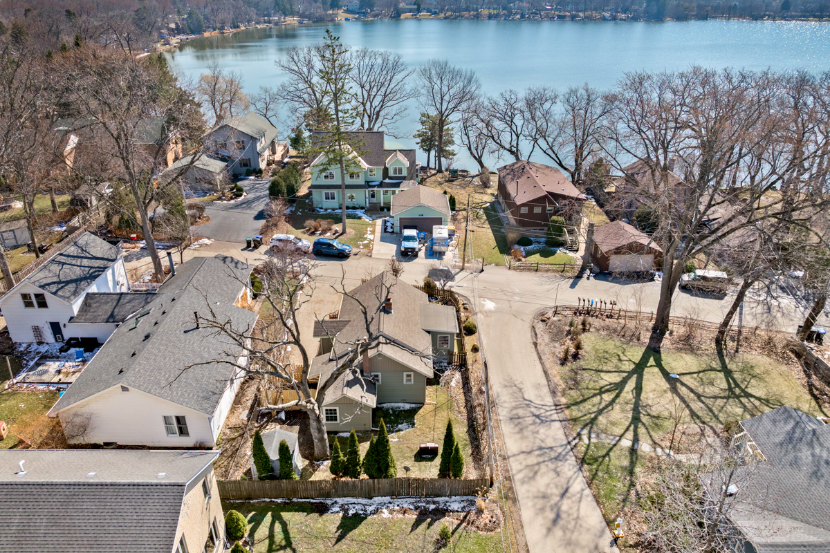 21770 W Lake Avenue, Round Lake, IL 60073