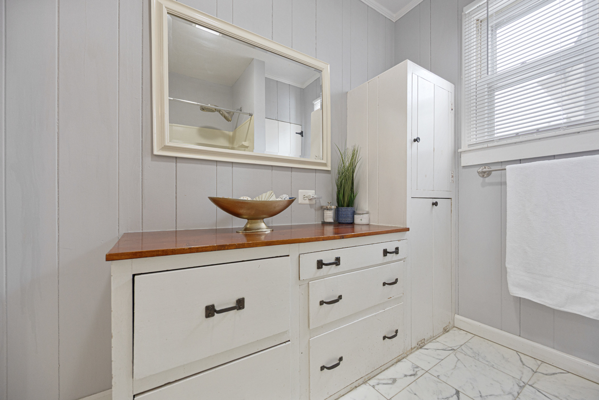 21770 W Lake Avenue, Round Lake, IL 60073