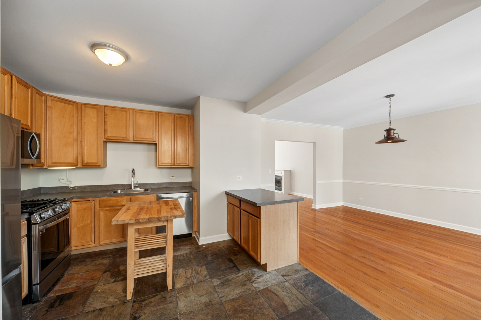 2002 W Estes Avenue #1, Chicago, IL 60645