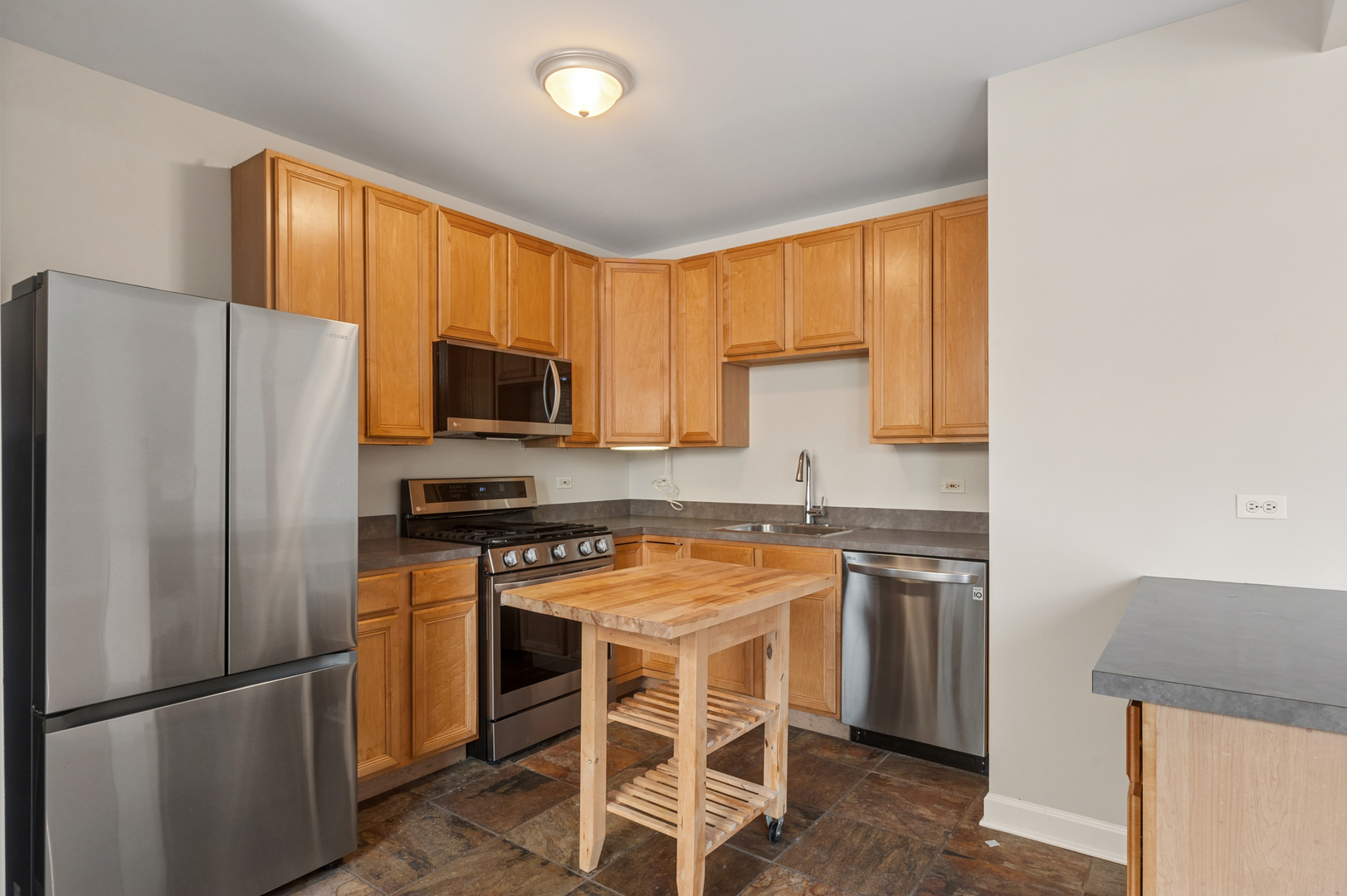 2002 W Estes Avenue #1, Chicago, IL 60645