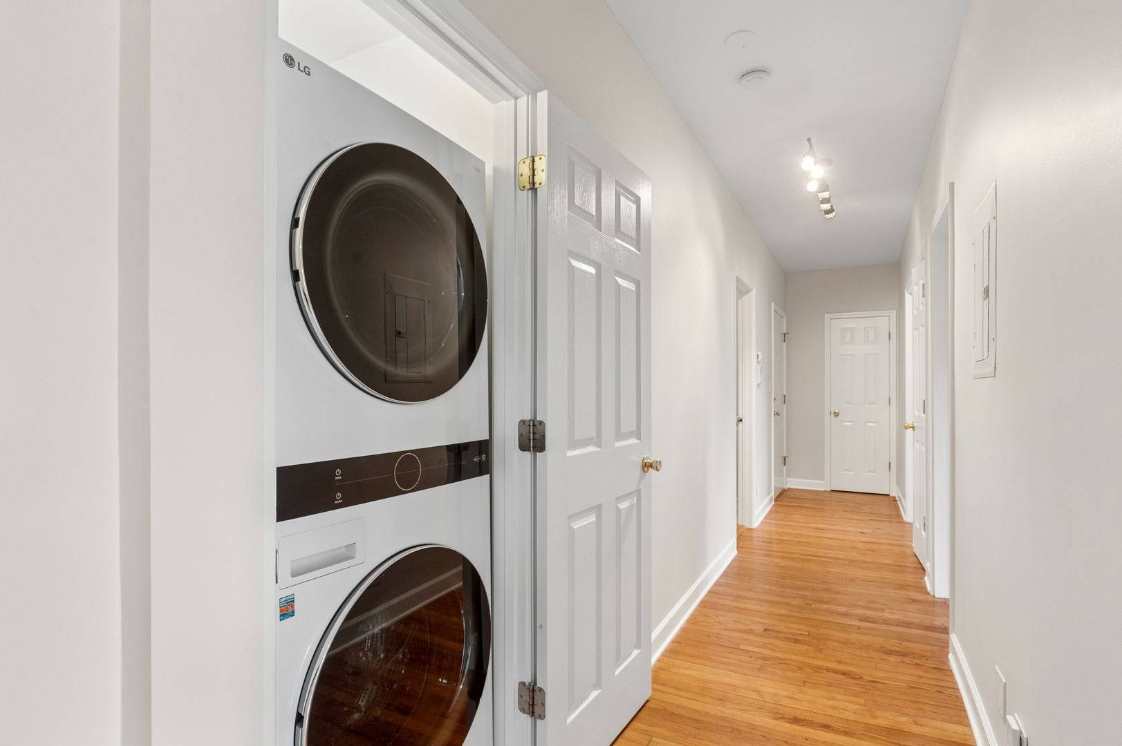 2002 W Estes Avenue #1, Chicago, IL 60645