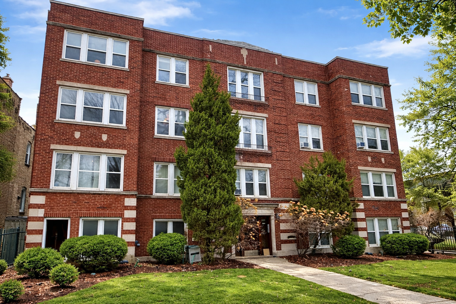 2002 W Estes Avenue #1, Chicago, IL 60645