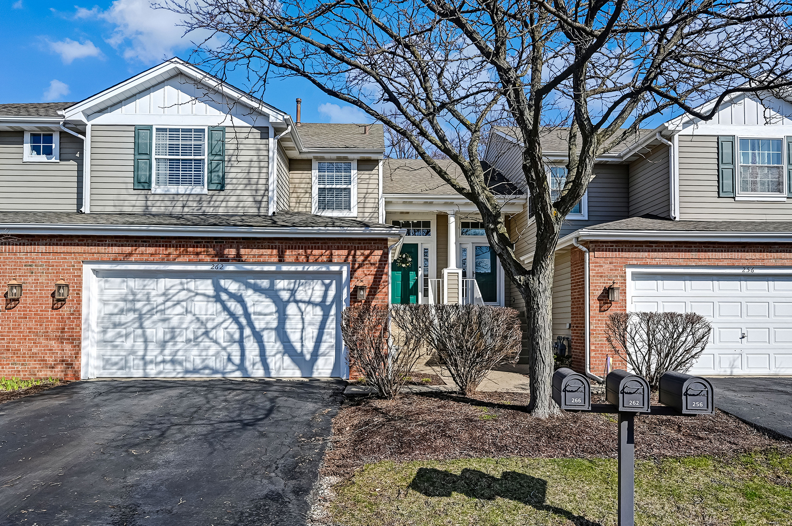 262 Waverly Court, Willowbrook, IL 60527