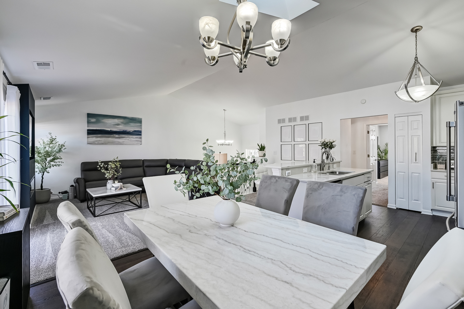 262 Waverly Court, Willowbrook, IL 60527