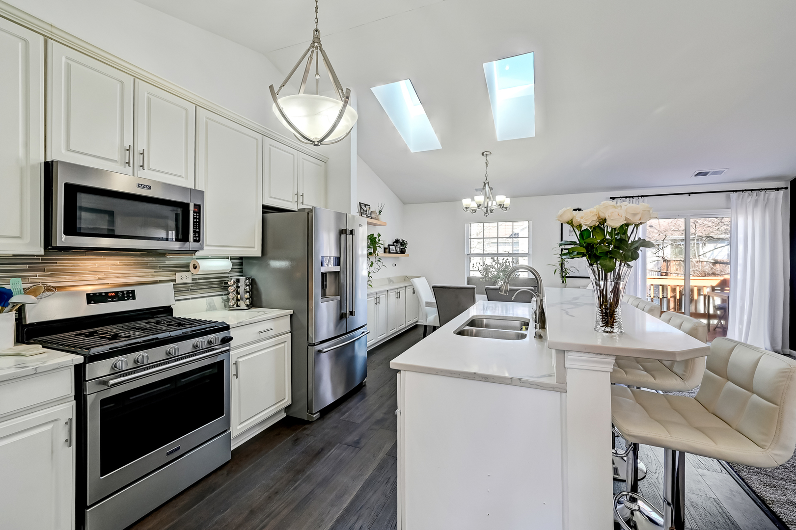 262 Waverly Court, Willowbrook, IL 60527