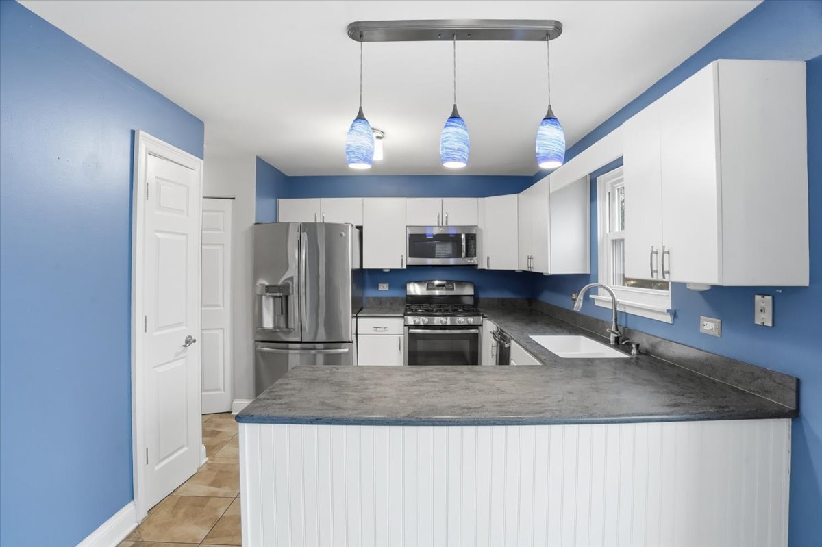 2289 N Aster Court, Round Lake Beach, IL 60073