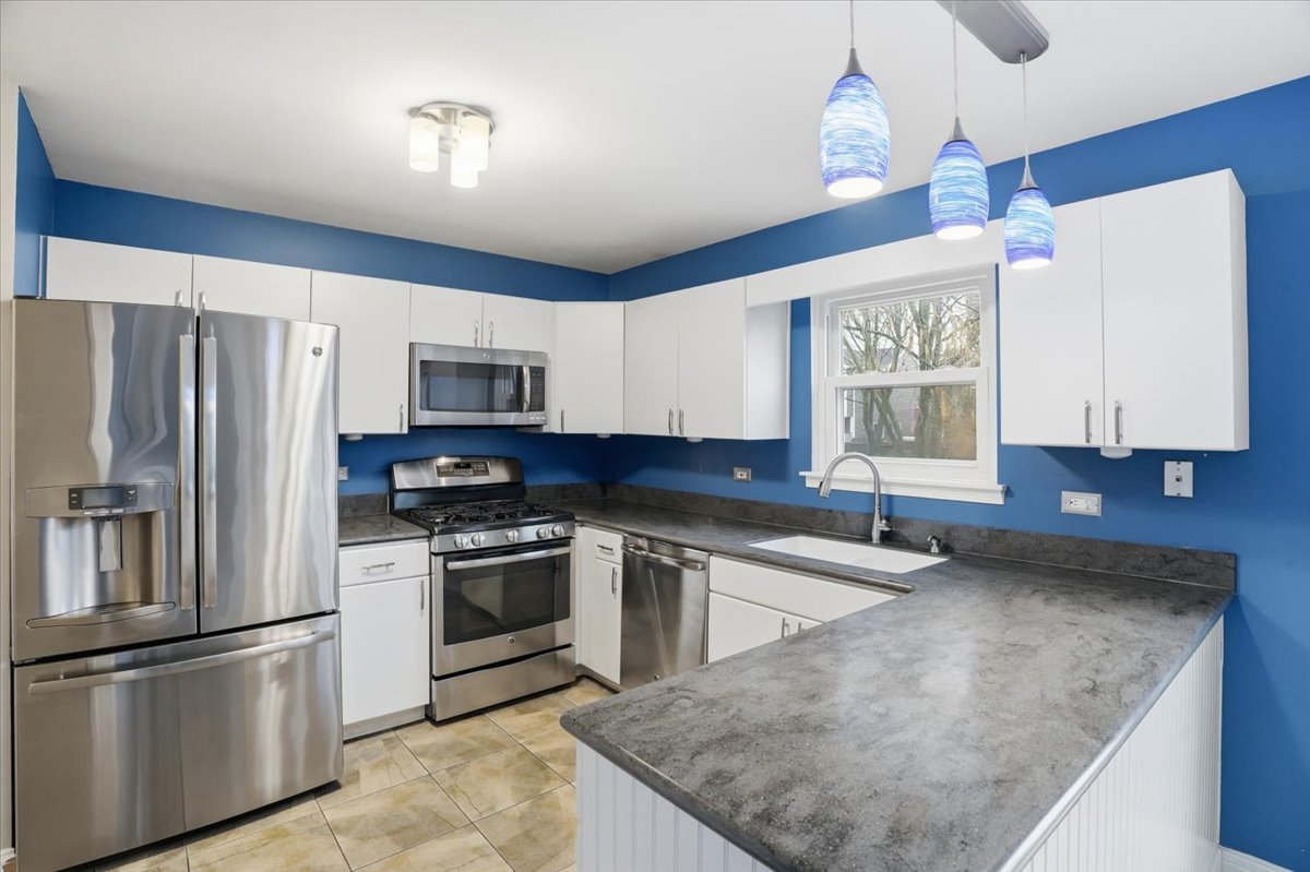 2289 N Aster Court, Round Lake Beach, IL 60073