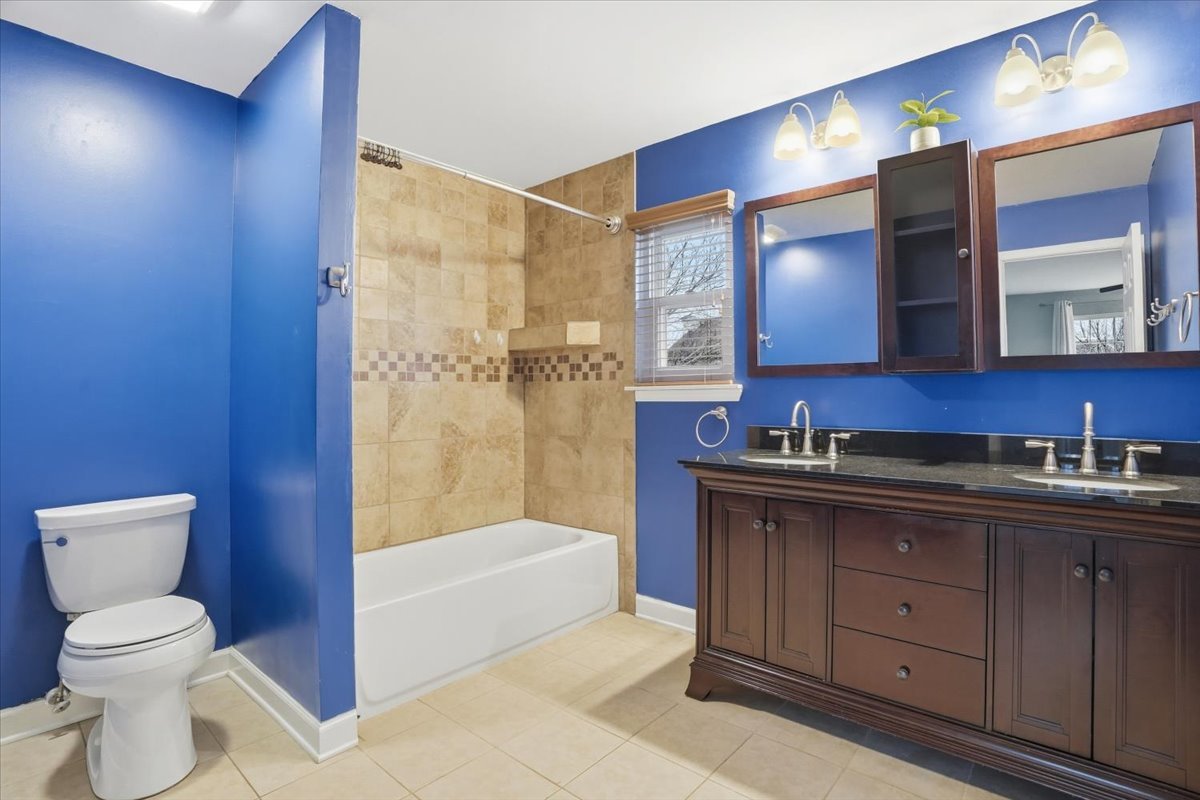 2289 N Aster Court, Round Lake Beach, IL 60073